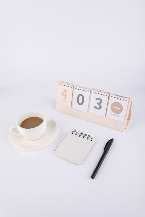 咖啡便簽本與科技辦公美學 工業(yè)自動化時代的商務攝影圖鑒